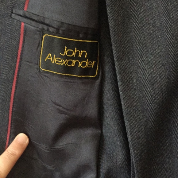 Grey suit with red pinstripes - Picture 4 of 12